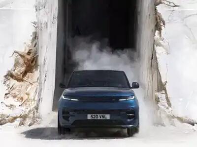 Nuovo spot della  Range Rover Sport Electric alle cave di Carrara