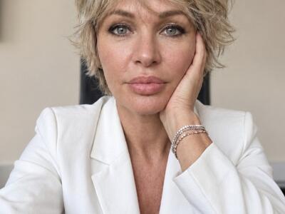 Nella sala di rappresentanza del Comune di Carrara la prima presentazione di “Passo lungo e ben disteso” di Giuliana Marabotti, sabato 3 ottobre
