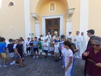 Mirteto riabbraccia la sua Pieve, ma la festa è macchiata dal furto a Don Stefano: «Rubati 5mila euro della chiesa, aiutateci