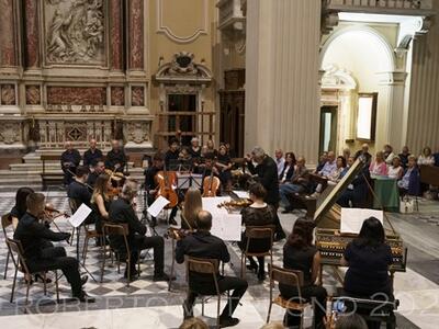 Trionfo alla Cattedrale di Massa: oltre 500 persone per il concerto "Tra genio e passione"