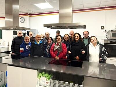 Il gusto della solidarietà: il panettone de L&#039;Abbraccio per chi è in difficoltà