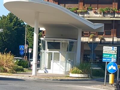 "Non facciamo morire di nuovo l'ex  storico distributore Agip di Massa": l'appello di Italia Nostra Massa Montignoso