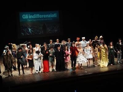 ‘Gli indifferenziati’: agli Animosi si parla di  ambiente e responsabilità collettiva con lo spettacolo degli studenti del liceo ‘Rossi’