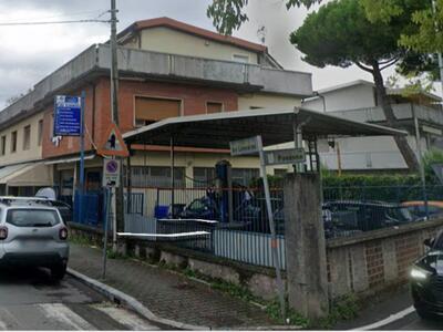 Odori ammorbanti dalla cucina di un Cas di migranti a Marina di Massa: i turisti, proprietari degli altri appartamenti del condominio, annunciano la denuncia alle autorità per la salute e la sicurezza pubblica