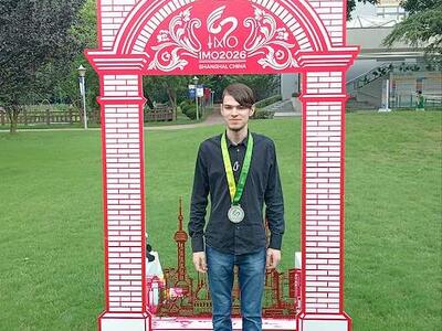 Diego Barcellone del liceo scientifico Marconi di Carrara vince la medaglia d'argento alle Olimpiadi Internazionali di Matematica