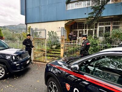 Quindici arresti per spaccio di droga a Carrara: la base era l&#039;ex liceo scientifico Marconi