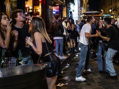 Risse, alcool, droghe e violenza, la drammatica realtà dei giovani carraresi. "A cosa sono serviti i tutor disposti dall'amministrazione?": le domande del consigliere Mirabella