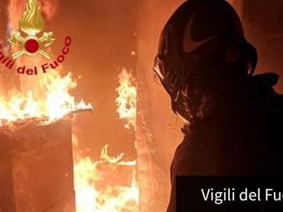 Incendio in un appartamento a Massa: muore un ex carabiniere di 61 anni, grave la moglie