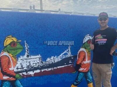 Mr. Savethewall presenta l’opera di street art  ispirata alla vicenda della nave Guang Rong