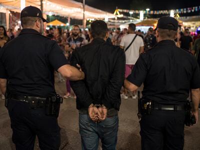 Magrebino accoltella due fratelli italiani durante la festa estiva di Barbarasco: arrestato dalle forze dell'ordine