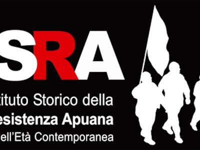 Sette luglio: la memoria prende forma. Installati due pannelli informativi per raccontare il coraggio delle carrarine. Martedì l’inaugurazione