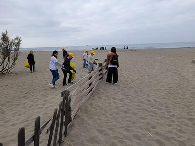 “Spiagge pulite”: spiaggia libera del Paradiso pulita da Legambiente e scuola media Dazzi