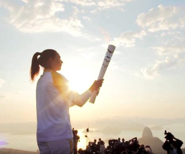 La fiamma olimpica di Milano Cortina nella cava di Barattini a Carrara il 9 gennaio e poi nel centro di Massa