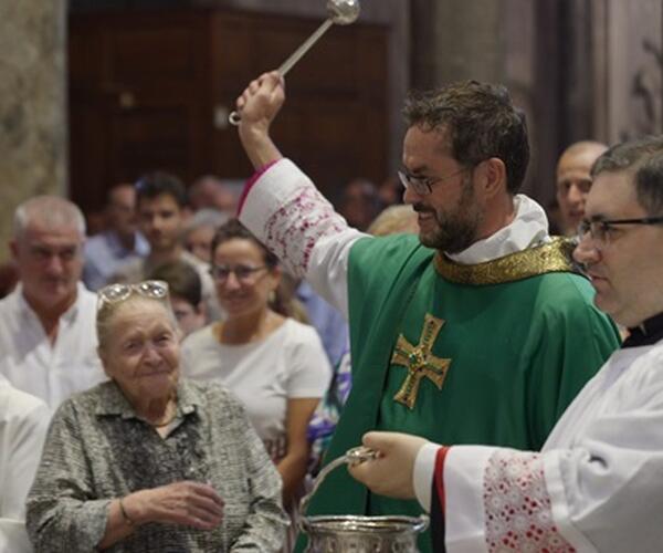 Furto con scasso nel Duomo di Carrara, profanato anche il Tabernacolo: il parroco Don Piero Albanesi chiude l’abbazia fino a sabato 10 gennaio