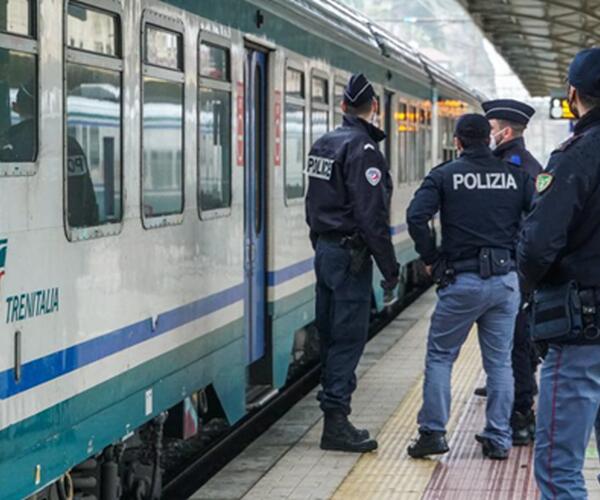 Pluripregiudicata straniera di 51 anni, ricercata, fermata dalla Polfer di Massa