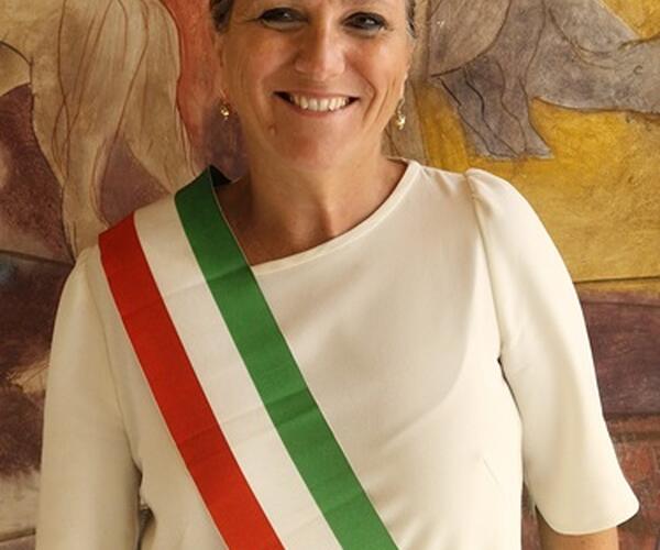 Il sindaco Serena Arrighi parla del tesoretto nelle casse del comune di Carrara: «Bilancio positivo frutto di lavoro e programmazione Con la prossima variazione soldi per cantieri, sociale e case popolari»