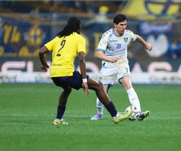 La Carrarese perde 2 a 0  a Modena, ancora un episodio da rigore non concesso