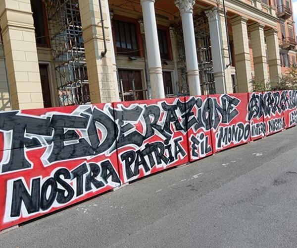 Lesione a un pilastro del Politeama Verdi: evacuate 11 famihliey