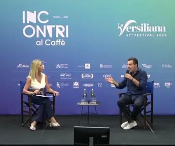 Salvini al Caffè della Versiliana: sicurezza, banche, pensioni e la stoccata a Vannacci