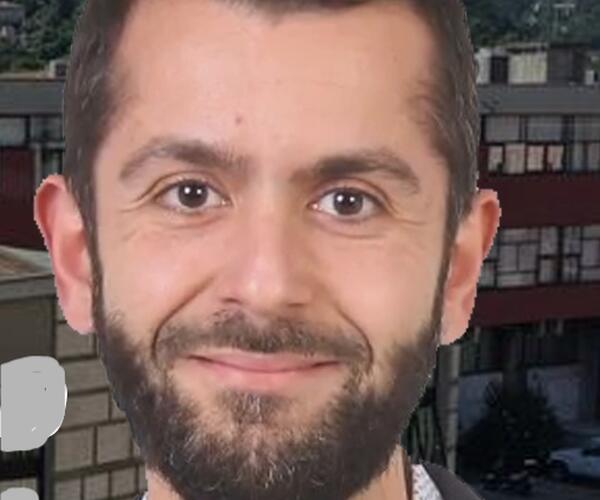 Il muro del parcheggio del Cimitero di Fossola a rischio crollo: "Subito interventi veri, non toppe di plastica" è l'appello di Giovanni Montesarchio dei 5 Stelle