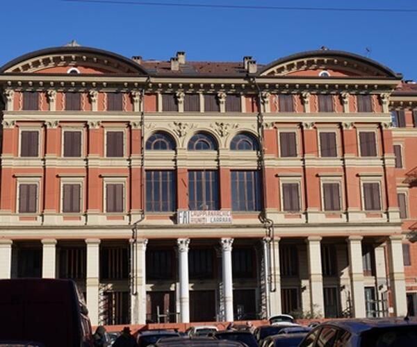 Politeama Verdi a Carrara: incontro tra  condomini e sindaco Arrighi che assicura che il prossimo passo sarà il  progetto di consolidamento