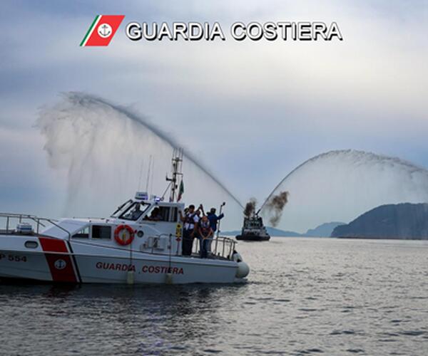 Affonda piccola imbarcazione nei pressi del porto di Marina di Carrara