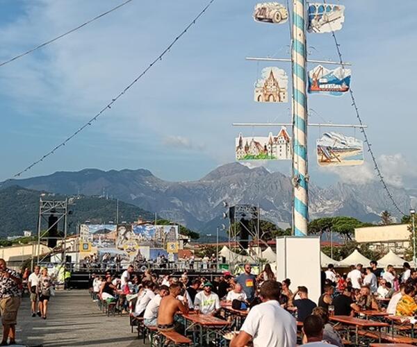 La Festa della Birra di Marina di Carrara ci sarà: nuova gestione affidata a Giacomo Timbro e  a Giulio Dell'Amico