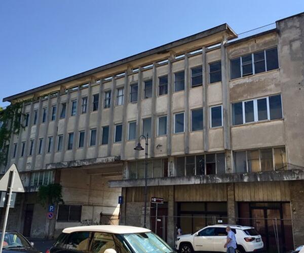 "Urgono monitoraggio e rimozione manufatti contenenti amianto in area ex Cat ad Avenza": il consigliere regionale di FI Jacopo Ferri presenta un'interrogazione in Regione