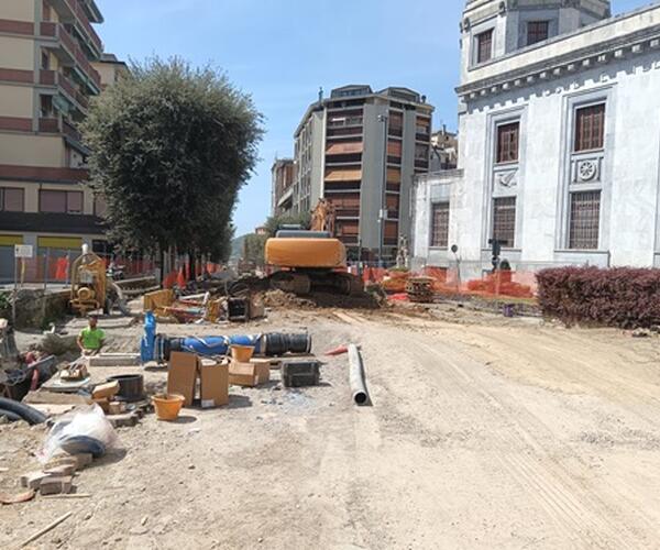 Siamo allo stremo, vogliamo risposte e programmazioni sensate: i cittadini e i commercianti di Carrara centro si danno appuntamento lunedì 13 luglio sotto al comune per una manifestazione di protesta