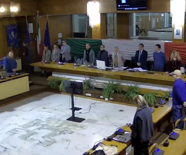 Consiglio comunale di Massa sui PAAV:  le opposizioni lasciano l’aula, “Limitato il ruolo del Consiglio”