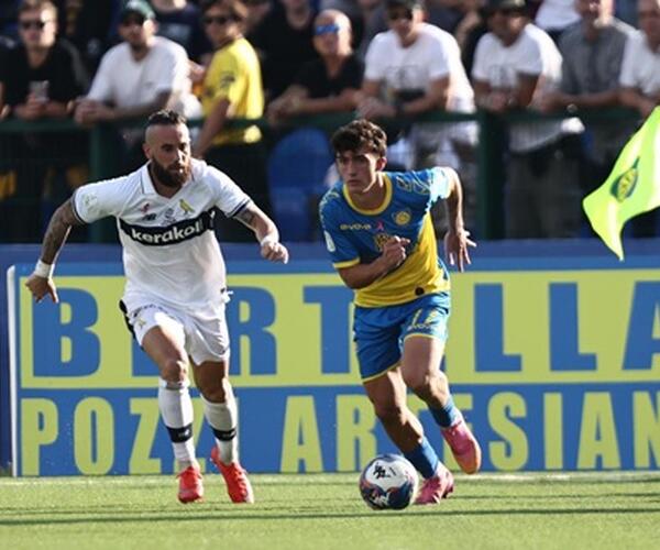 Una grande Carrarese lotta e batte 2-1 un ottimo Modena