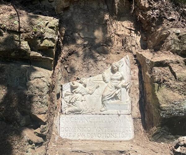 La Maestà di Moneta cambia casa dopo quasi 400 anni Sarà restaurata ed esposta al Museo del Marmo