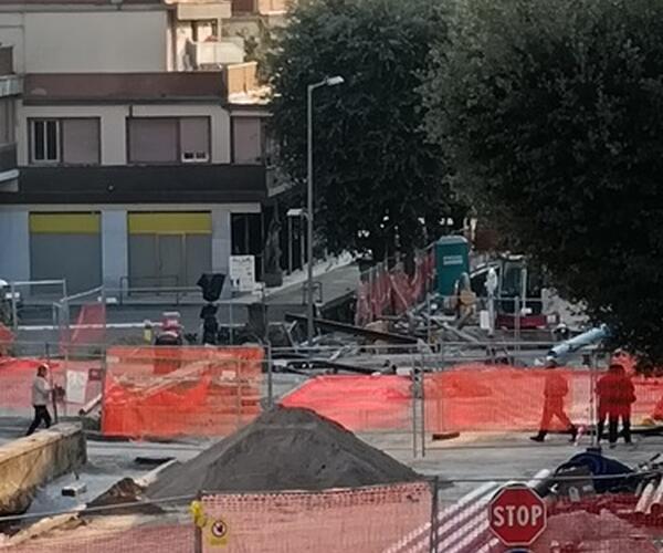 Accesso a Carrara centro stravolto un'altra volta per i cantieri: chiusa a breve la salita di San Ceccardo, si dovrà passare solo da corso Rosselli