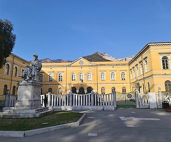 Biblioteca per l'infanzia a Carrara chiusa da mesi per un guasto al riscaldamento ignorato: colpevole degrado culturale dell'amministrazione secondo Valeria Pedrini area sociale 5 Stelle