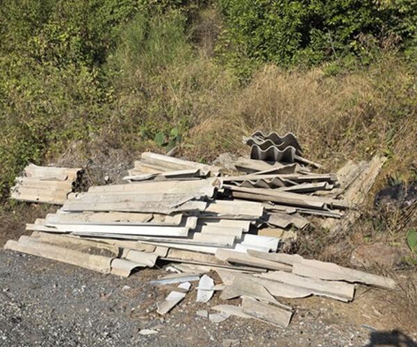 Amianto abbandonato in località Grottini, sulle Colline del Candia: Tenerani e Guidi chiedono l'immediata acquisizione delle immagini delle telecamere e la rimozione del materiale