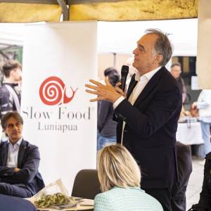 Enrico Rossi al Mercato della Terra di Lunigiana - maggio 25
