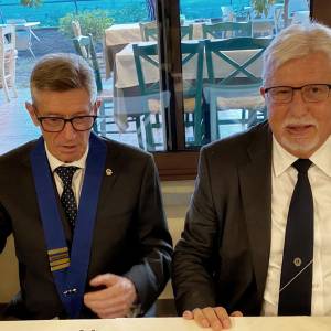 Da sn. Mario Bianchi e Roberto Galli rispettivamente presidente uscente e entrante