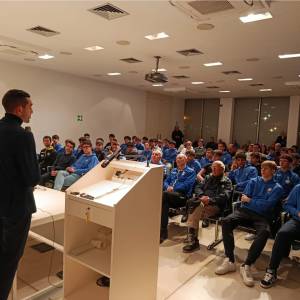 1c0bf9ce-4451-4ce4-a64d-bfa4f87b969f