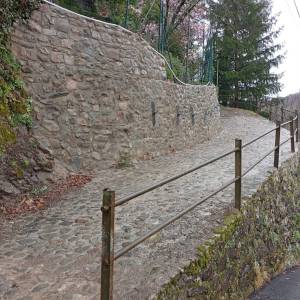 Strada di accesso al Castello Malaspina di Tresana 5