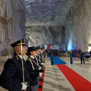 27557fd7-9c13-435d-a2e6-e114da4c4ba6