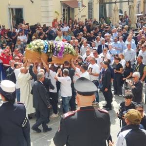 32e43dce-301f-445f-8833-c573419667c0