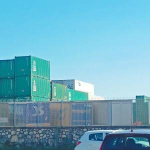 Container al porto di Marina di Carrara 23-04-2026