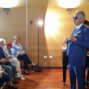 ok_6_Bocelli_canta